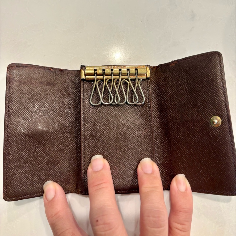 Louis Vuitton Damier Ebene 6-Key Holder – Authentic - Picture 3 of 6